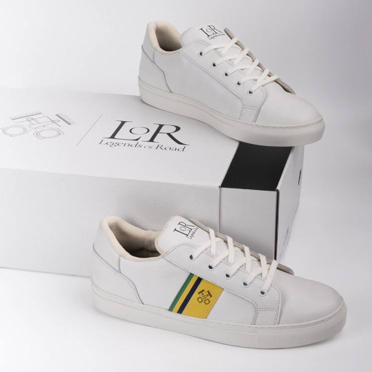 Zapatillas de piel blanca para hombre modelo Beco con logo LOR, vista con caja y doble logotipo