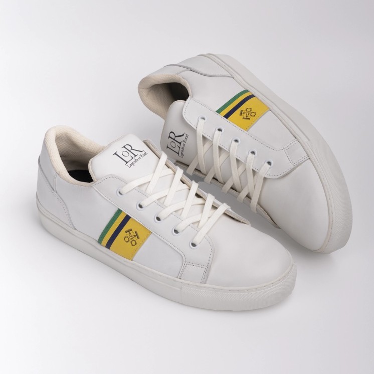 Zapatillas Beco en par oblicuo mostrando la lengüeta y el logo lateral
