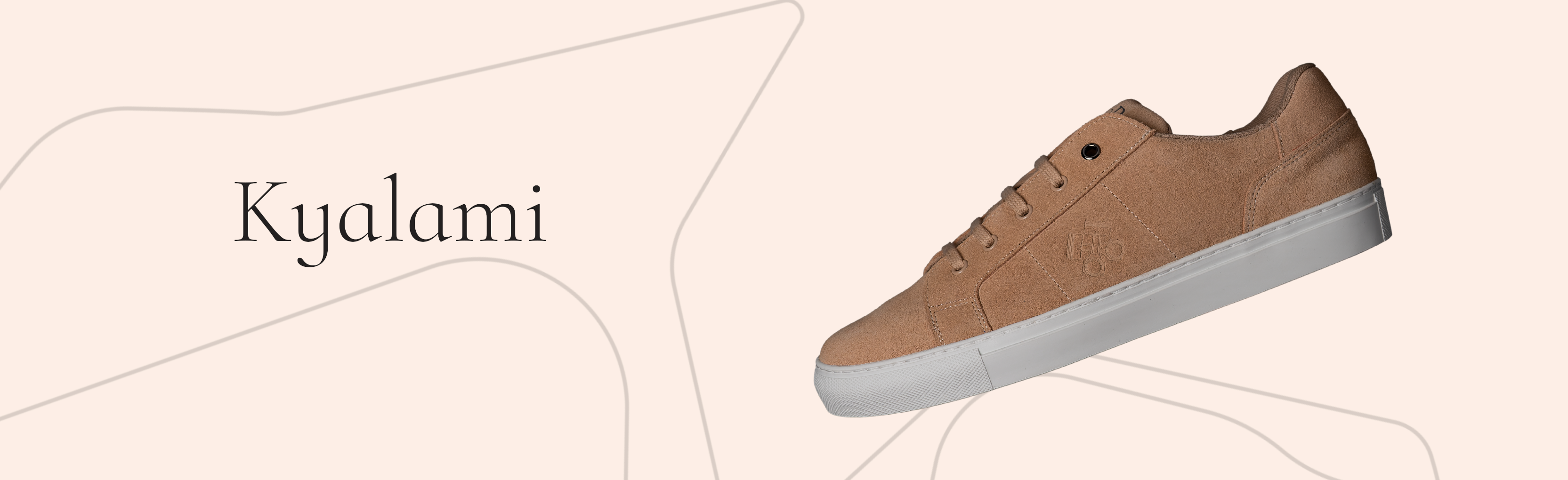 Zapatillas de serraje beige arena modelo Kyalami, inspiradas en el trazado sudafricano y el espíritu del automovilismo clásico